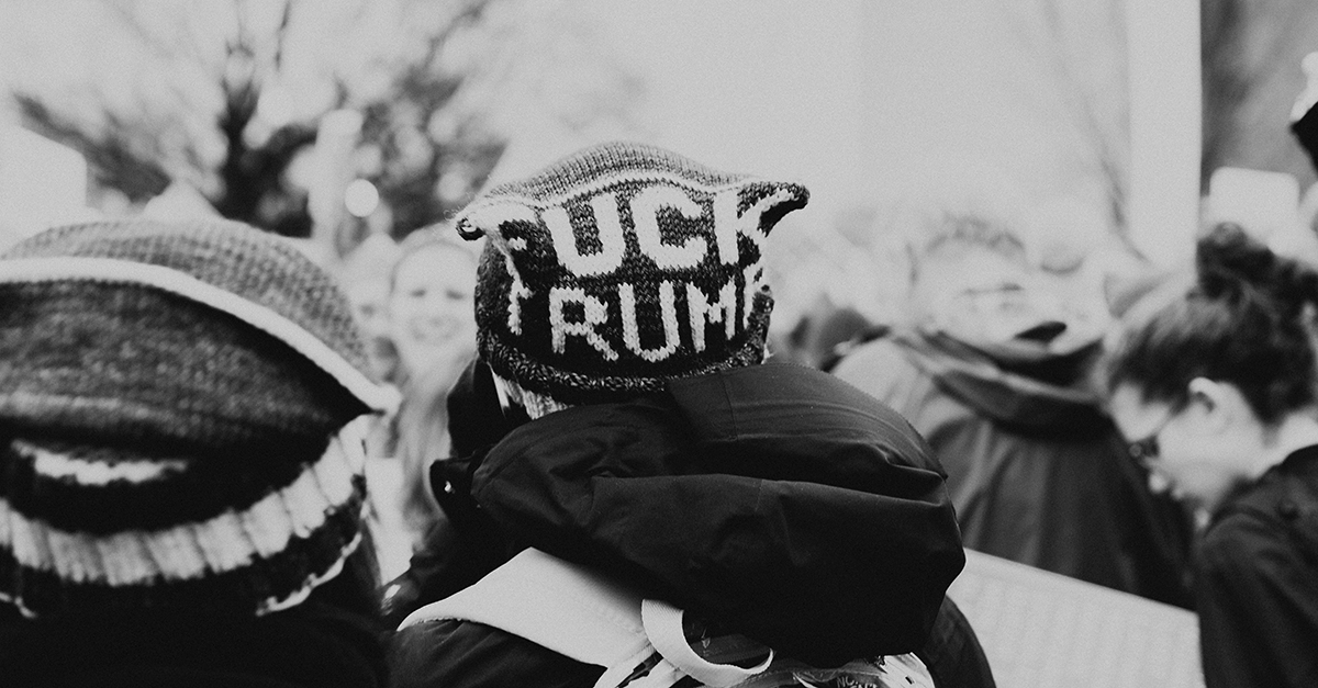 Un manifestante anti-Trump
