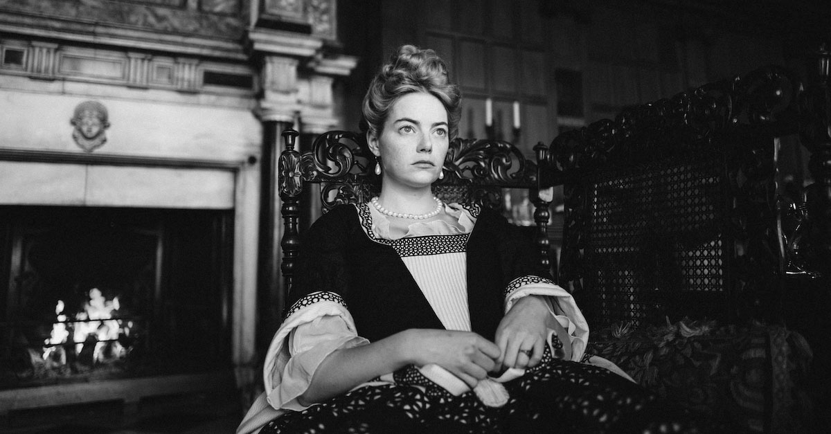 Emma Stone in una scena de "La favorita"